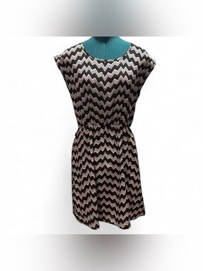 Moonlight Black and White Chevron Mini Dress with Elastic Waist